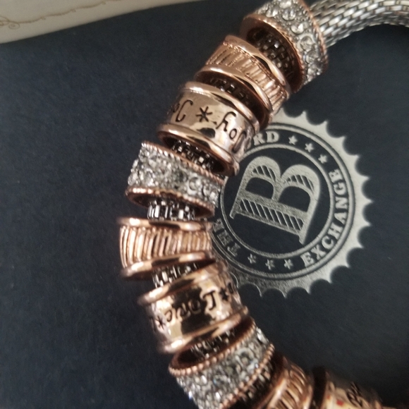 Nature's healing touch  bracelet - Picture 2 of 6